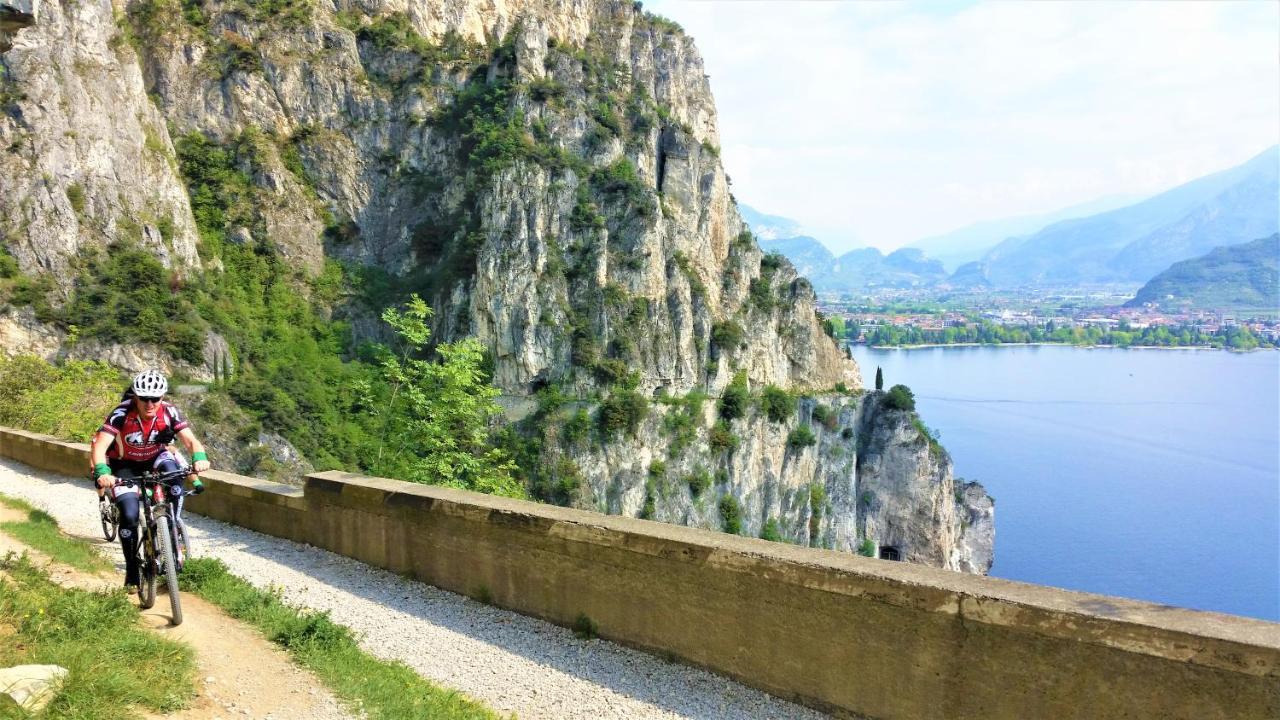 Green Relax Apartment Riva del Garda Kültér fotó
